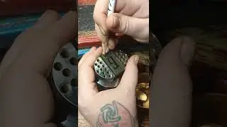 Перекидные чётки из эбонита с резьбой инициалов.