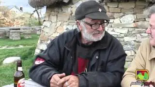 Tomás y su albergue de peregrinos de Manjarín en el Camino de Santiago por León (1/2)