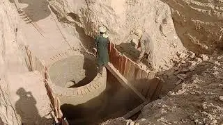 Manin hole covering shutting remove