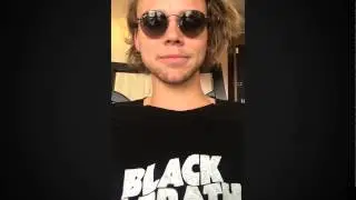 5SOS Fahlo Video - Ash answers your questions