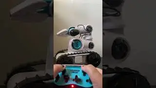 Sharper Image Robotic Arm with Spotlight Claw & Tank Tread STEM Toy demo