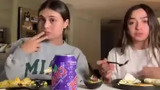 Calle y Poché Twitch Cenando 30.05.22