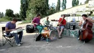 Bewegung tut gut - Die Zeit ist reif (Mauerpark Berlin)
