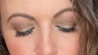Day one of the Advent Calendar - FROST ❄️ Seint Eyehadow Tutorial