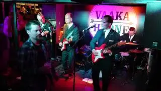 The Sleepwalkers: Quartermaster's Stores (The Shadows cover)