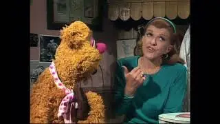 The Muppet Show - 206: Nancy Walker - Backstage #4/&ldquo;Pick Yourself Up&rdquo; (1978)