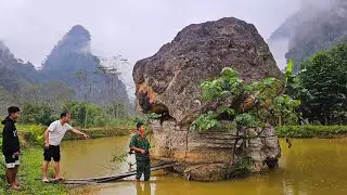 Hoang mang người phụ nữ ở trong thung lũng Hoang Vu giấc mơ hòn đá Kỳ Lạ phát sáng. Nguyễn Tất Thắng