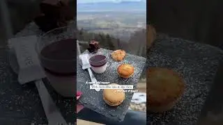 Fondue with view to the lake & the alps👀🤤