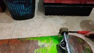 How to change skateboard pivot cup