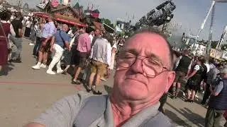 Theresienwiese -- M&uuml;nchner Oktoberfest 2024 - Bierzelte, St&auml;nde, Fahrgesch&auml;fte