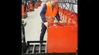 Manual battery tugger TSR5