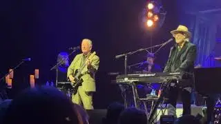 Daryl Hall & Glenn Tilbrook &ndash; &ldquo;One on One&rdquo; &ndash; Genesee Theater, Waukegan, IL &ndash; 04/03/25