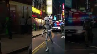 UFO Crashes! Alien foot pursuit!