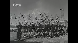 1943 05 03 NODO 18A   Estadio de Montjuic. Fiestas colombinas. Concentración Frente de Juventudes