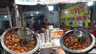 Đây là quán bún riêu có nồi nước lèo chất lượng có sao ở Sài Gòn, khách rất đông