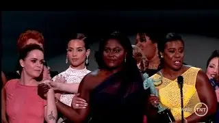 SAG Awards 2015: Uzo Aduba and 'Orange Is the New Black' Cast Defeat 'Modern Family'!