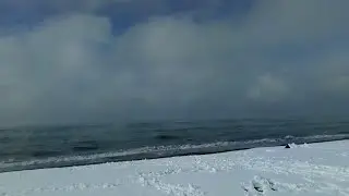 Lo spettacolo della spiaggia imbiancata a Castel Volturno