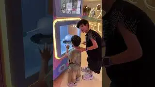 Xiaoyi and his brother have a late night snack（part 1） #funny #cute #comedy #vlog #haircut