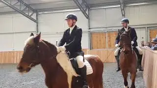 Świąteczny kadryl - Zawodnicy Olimpiad Specjalnych. Stajnia Terapeutyczno-Sportowa Dwudniaki