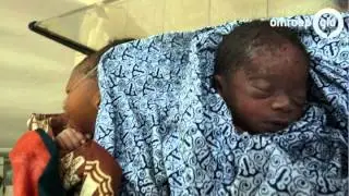7000 babymutsjes voor Gambia