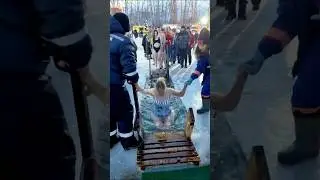 part160#Lake Baikal in winter🌊to see the😱cultural👙BaptismFestival #BaikalLake#RussianTravel#Winter🧊