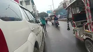 आज बारिश में ड्यूटी पर जाना पड़ा।