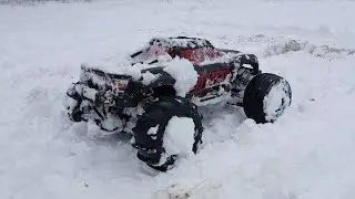 X-Maxx 4x2 dans la neige un bordel sans nom 1/2