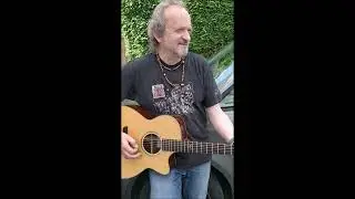 Roland CS 10EM Binaural Recording. Guitar with Traffic!