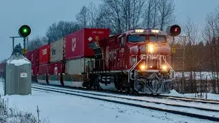 CP 7510 East, train 100-25 at Vibert Rd.