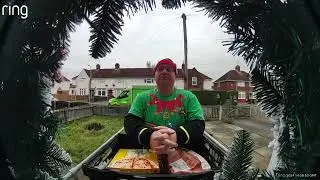 Delivery driver responds to humorous doorbell message in Hull