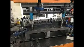 Tower bolt production line raw material feeder machine and press forging machine 插销送料器和冲床