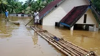 Destructive FLOODS Ravage NIGERIA 30 Dead 100,000 Displaced Sep.18,2012 Prediction