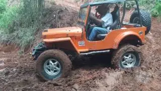 Jeep Preparado encarando as trilhas do Box54.