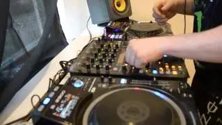 erik in the mix with my denon dj sc2900 and my ddm4000 prt 1