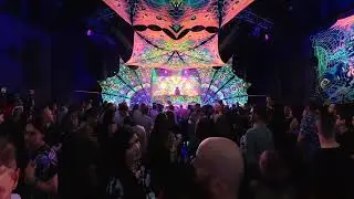 Oleg at Goa.hu May 2025 at Durer Kert Budapest stationary instead of moving