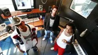 VACCA - SOLO UN MP3 ft TWO FINGERZ
