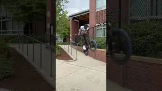 BMX GRIND TO BARSPIN 👀🔥💰 // #barspin #biketricks #stuntman  #texas #bmx #digbmx