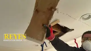 Living Room: Water Damage: Ceiling Repair 