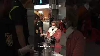 🎖️ La UME reparte en Atocha mantas, agua y comida a los afectados por el apag&oacute;n masivo en Espa&ntilde;a 🌃
