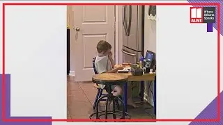 Young children frustrated, in tears over digital learning as parents try to adapt during pandemic