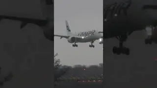 Finnair A350 crosswind landing - Heathrow Airport