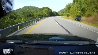 SUV Tire Pops While Driving on Freeway || ViralHog