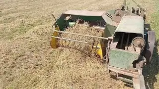 Juan haciendo fardos con el someka 🚜