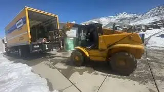 2023 Loading the Penske Truck
