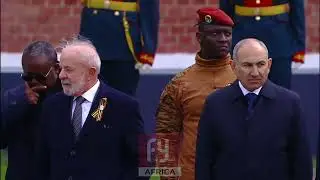 Les troupes défilent devant Poutine et les dirigeants étrangers