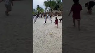 kids running race on the beach #playandlearn #kidscompetitions #playideas #kidsactivities #kidsplay