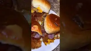 Breakfast sliders #viralfoodshort #foodie #foodiechronicles #fypage #eatinggood