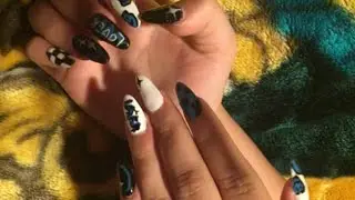 Trippy nails 💅 #naildesigns #nailart #naillover #acrylicnails #nailpolish #fun