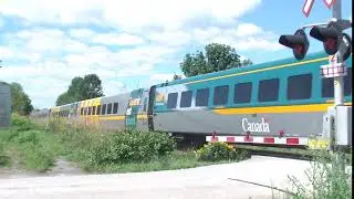 VIA #64/ F40PH-2D#6410, P42DC#905 / BENNETT RD: