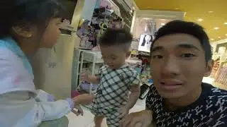 em b&eacute; Ji Bun em Chippy lạc trong si&ecirc;u Thị!